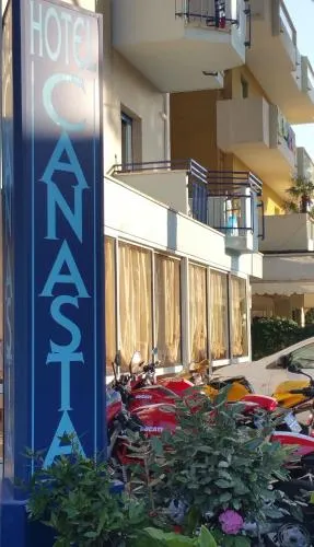 Canasta - Image 1