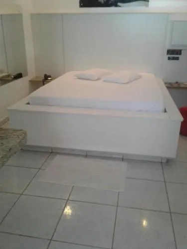 Prime Motel - Image 1