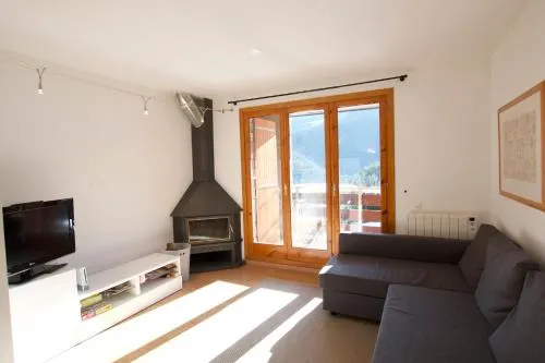 Apartamento con jardin Alp - Image 1