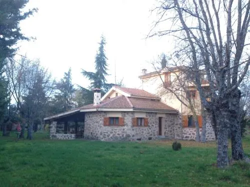 Exclusiva Casa y Finca Privada ITOS - Image 1