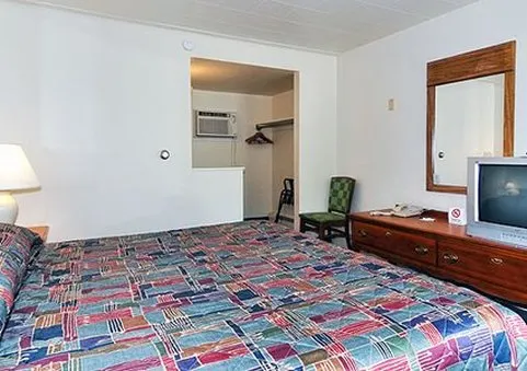 Rodeway Inn Coldwater - Image 1
