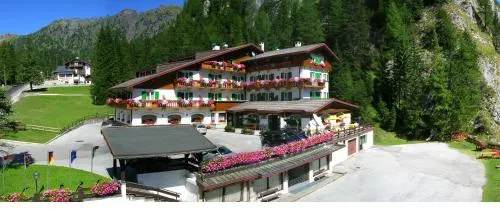 Hotel Roy - Image 1