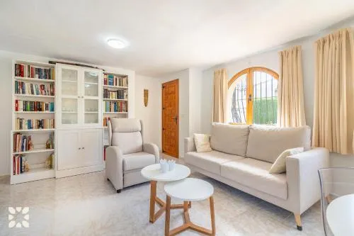 Abahana Villas Marie - Image 1