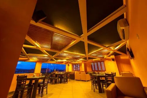 Hotel Green Park Suites - Image 1