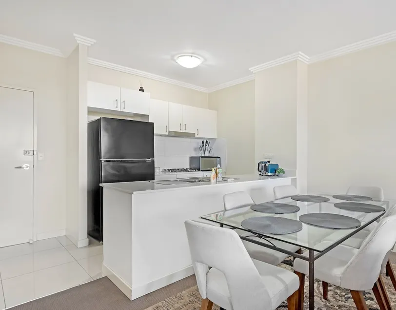 Kozyguru | Westmead | Modern Apt | Near Hospital - Image 1