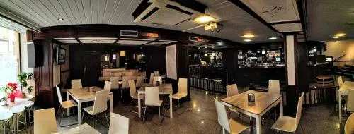 Hostal El Arco - Image 1