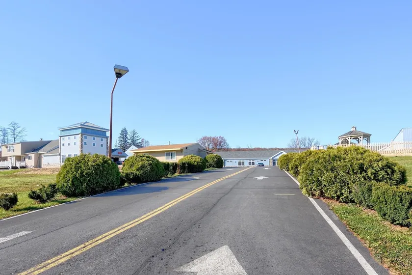 Rodeway Inn and Suites Ithaca - Image 1