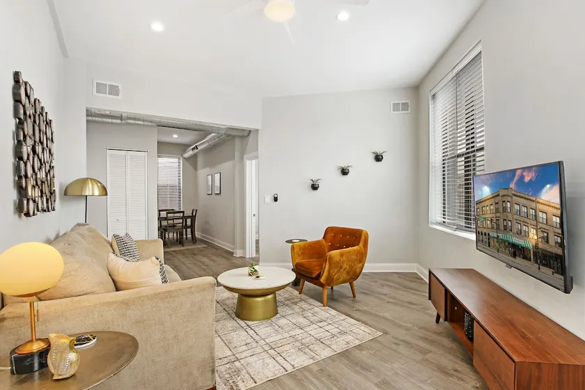 Logan Square Corner 3BR, Walkable to Highlights - Image 1