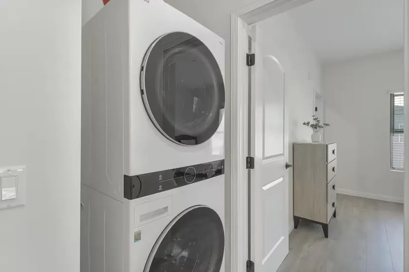 Stylish Pasadena Stay Near Old Town Rose Bowl - Image 1