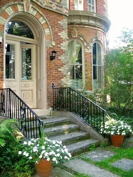 The Highland Manor Inn - Image 1