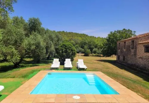 Casa rural de alquiler exclusivo en Girona Ideal para familias - Image 1