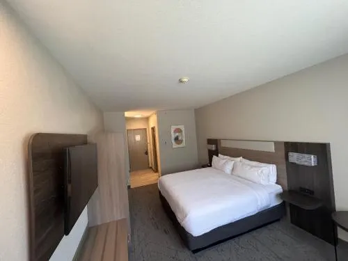 Quality Inn & Suites - Image 1