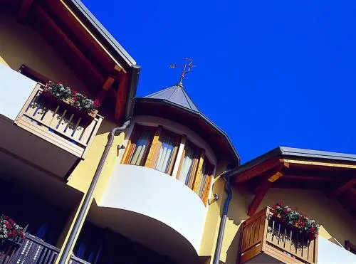 Hotel De la Ville - Image 1