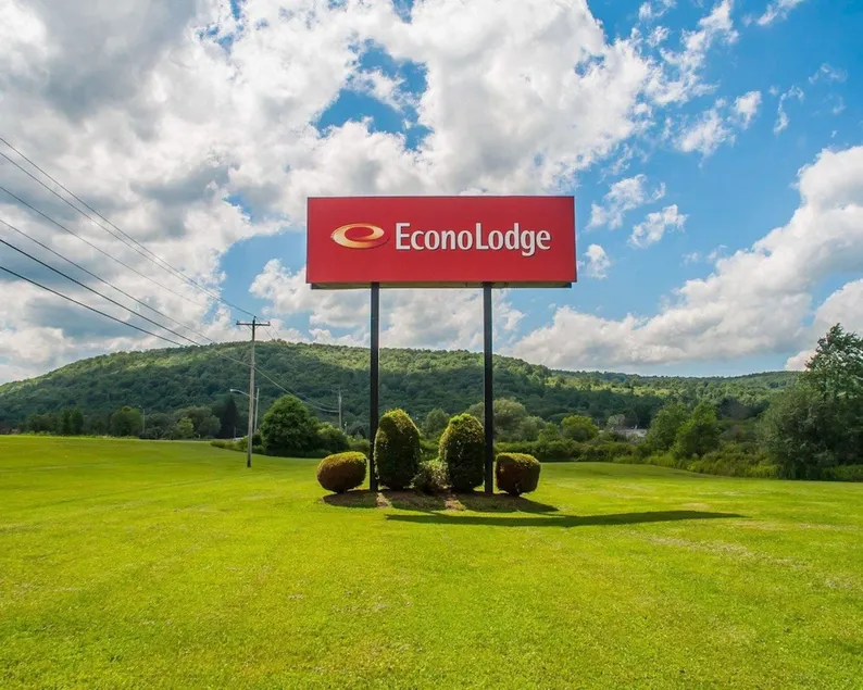 Econo Lodge Cuba - Image 1
