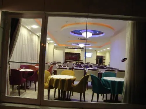 Izan Hotel - Image 1
