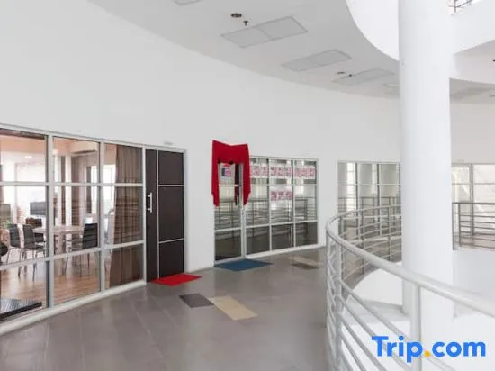 3-Bed Exec Suite RumahKu Airport Penang - Image 1