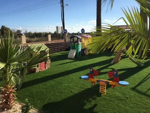 Avillion Holiday Apartments - Image 1