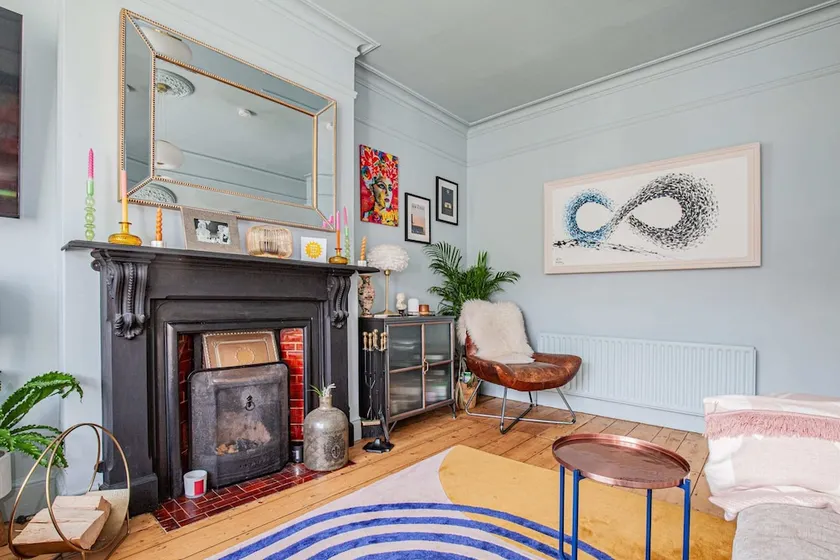 Charming 3BD Oasis 3 Min Walk From Beach Front! - Image 1
