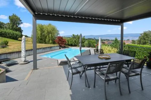 Magnifique villa avec piscine et vue sur le lac - Image 1