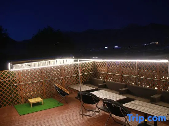 Zhaxi Quta Style Hotel - Image 1