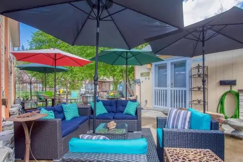 Blissful on B - Entire Property - Image 1
