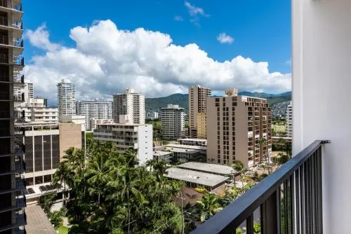 Deluxe 12th Floor Garden View Condo at Waikiki Banyan - Image 1