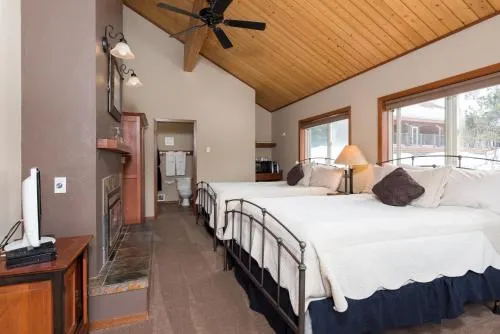 Bear Creek Lodge - Image 1