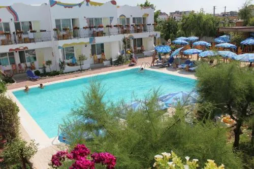 Hotel Laguna - Image 1