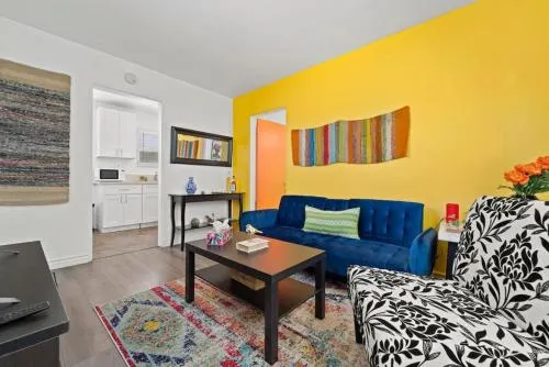 Sunny Suite on 43rd - Image 1