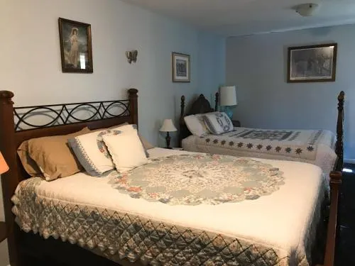 Cliff View Inn - Image 1