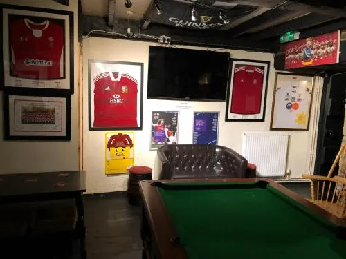 Cross Keys Inn - Image 1