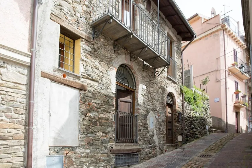 House With 2 Bedrooms in Seui, With Wonderful City View, Balcony and Wifi - Image 1