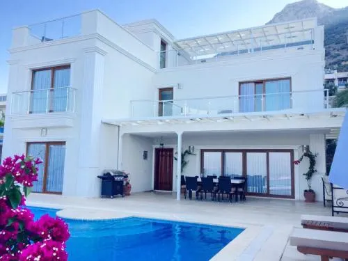 Villa Sapphire - Image 1