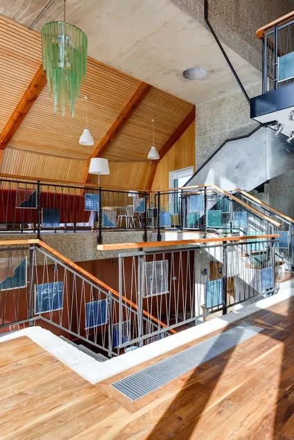The Houseboat - Image 1