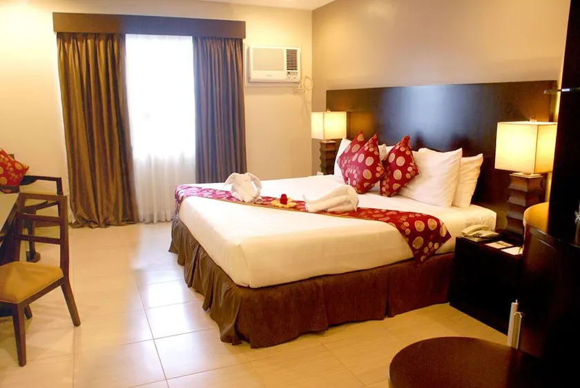 Alpa City Suites Hotel - Image 1