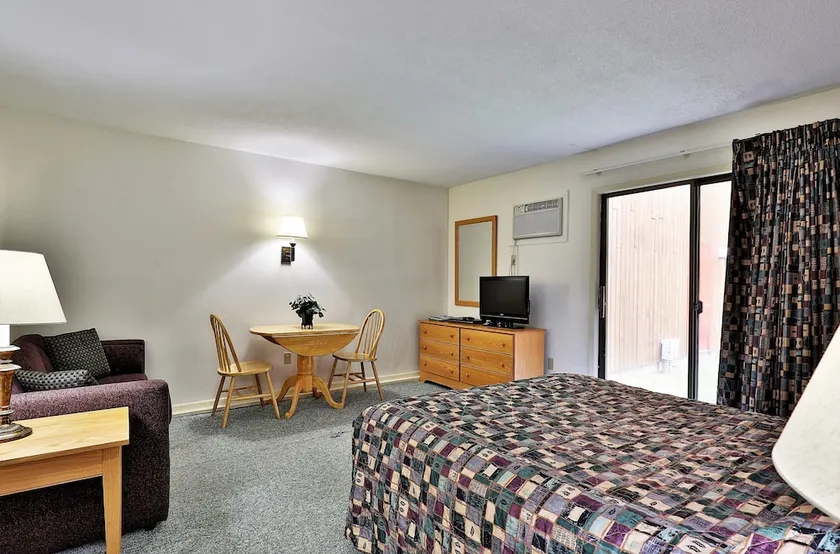 Cedarbrook Two bedroom Suite 10304 - Image 1