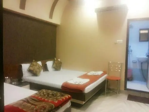 Hotel Lovely - Image 1