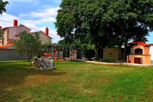 House Katja Sisan - Image 1