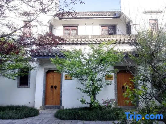 Longshan Villa Resort - Image 1