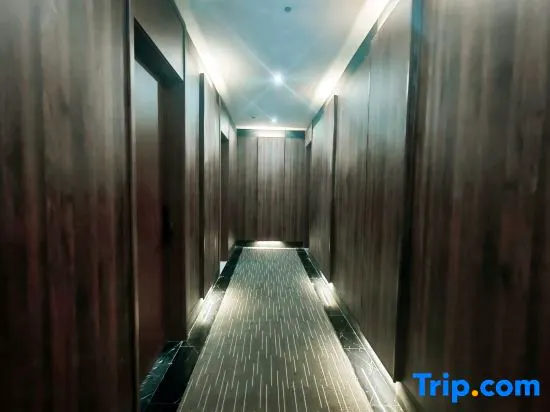 Mamo E-sports Hotel (Huxing Road Branch, near Shanghai Hongqiao International Airport) - Image 1