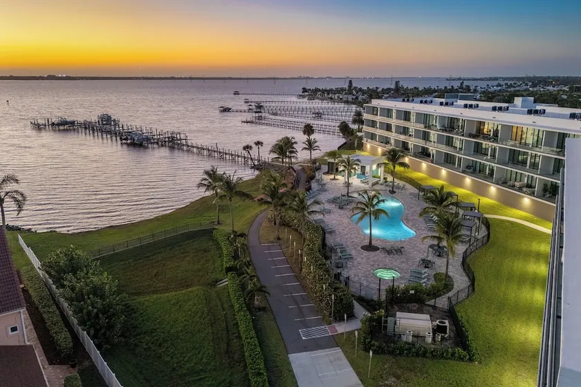 Villatel at Harbor Island Beach Club - Image 1