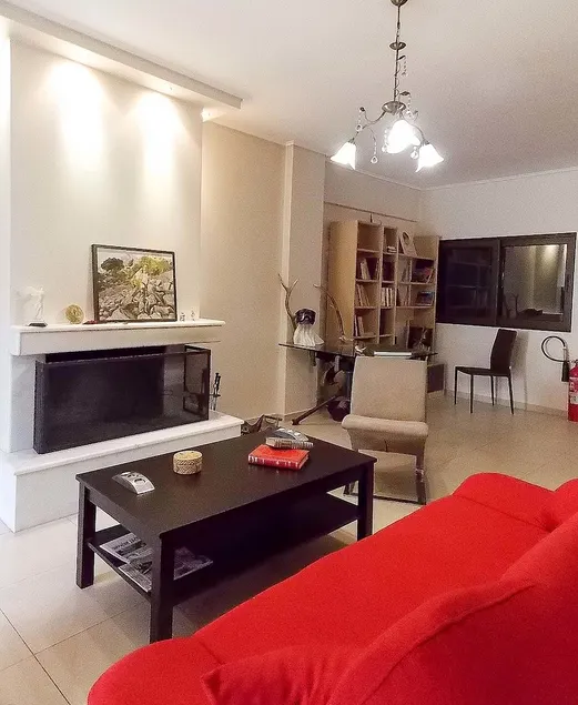 Nea Filadelfia- Spacious Apartment with Garden - Image 1