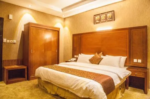 Al Fakhriah Suites - Image 1