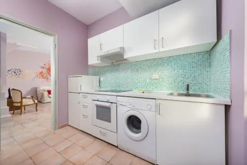 Art Center Apartments - Image 1