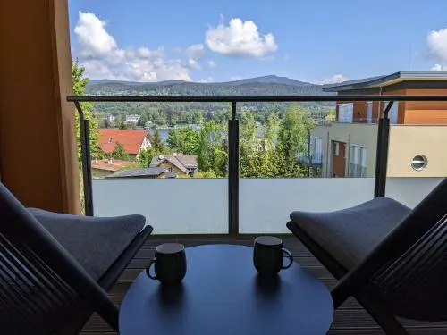Vista Bahía, Apartment in Velden with amazing views and lake access - Image 1