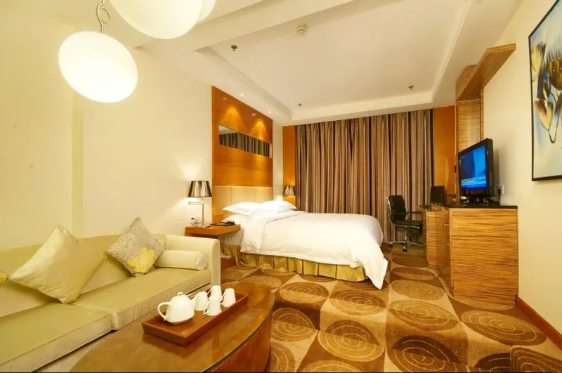 Tianjin Golden Island Holiday Hotel - Image 1