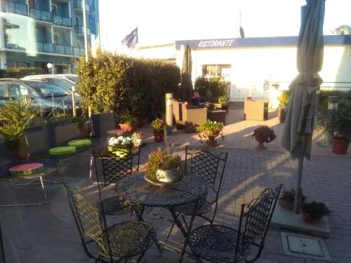 Residence Moderno Milano Marittima - Image 1