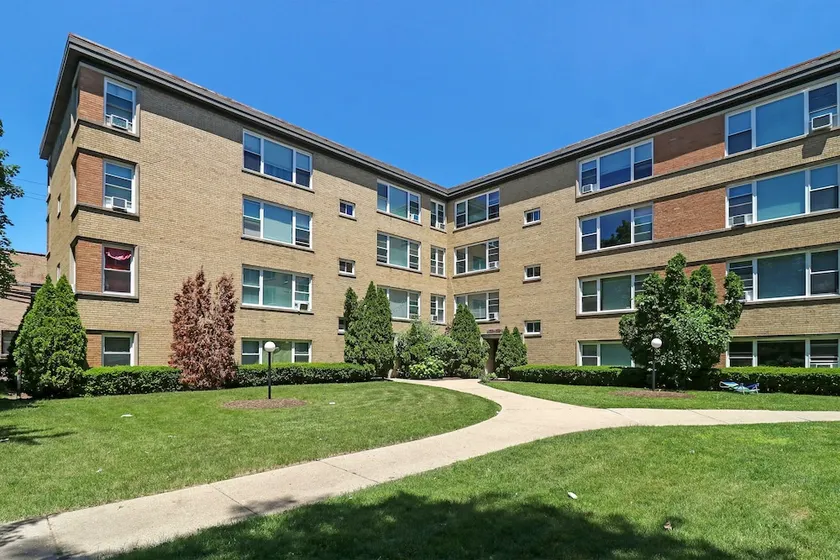 2BR Modern & Comfy Apt in Rogers Park - Image 1