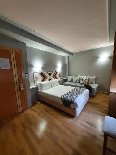 Hotel La Cuesta - Image 1