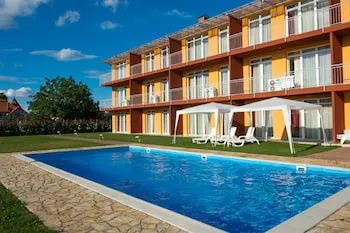 Club Kehida - Image 1